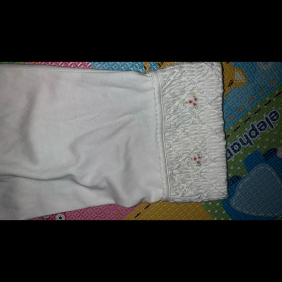 Cabernet Small white Robe - Picture 3 of 4